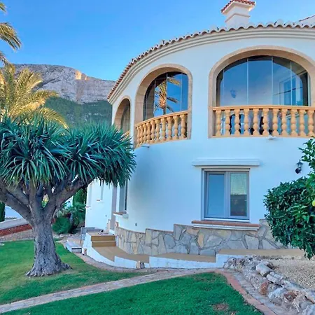 Casa Esmick Дения